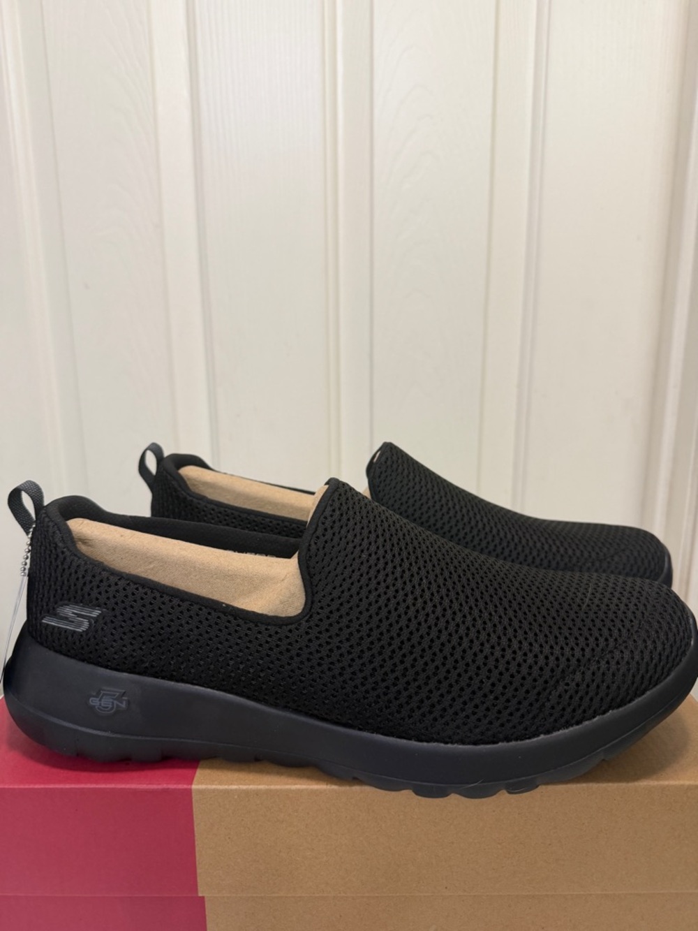 Skechers Black Mesh Slip-On Athletic Sneakers go walk new